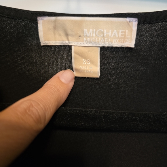 Versatile LBD with 3/4 length sleeves & about knee length size XS - Picture 3 of 4